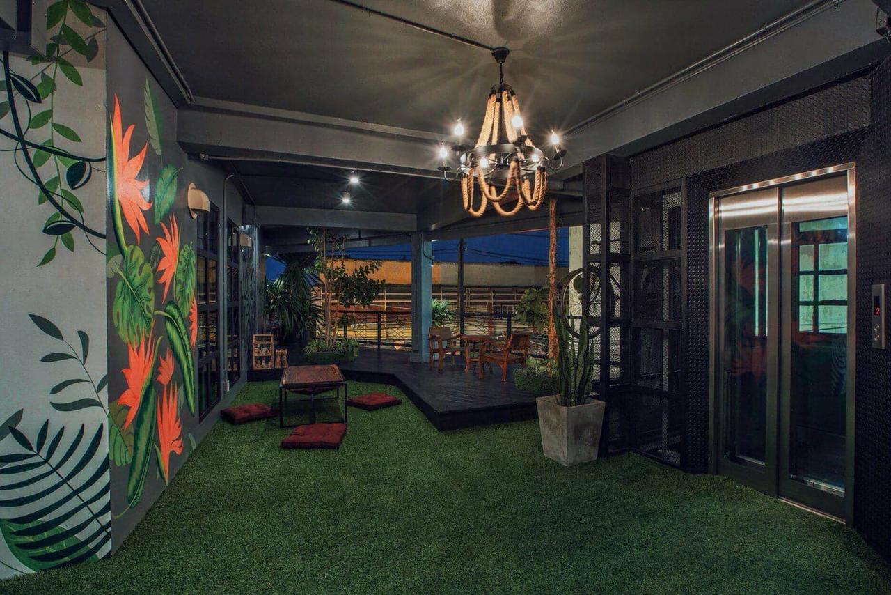 Hugnur Hostel And Coffee Chiang Mai Exterior photo