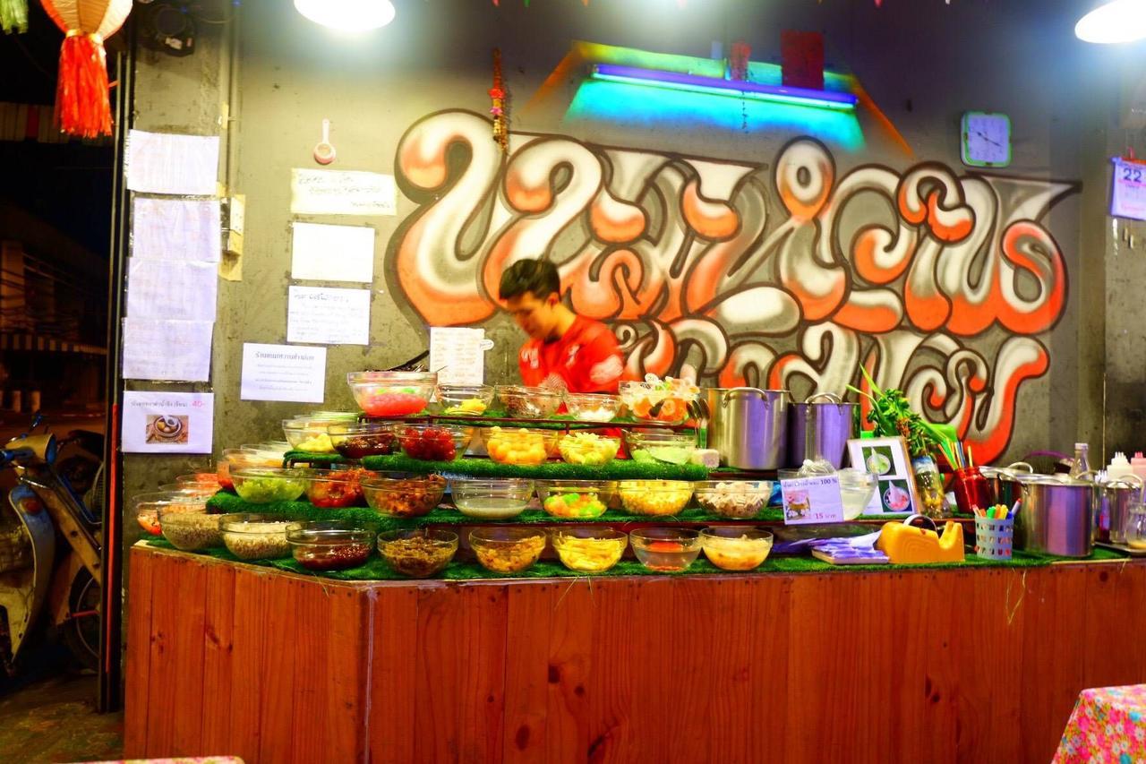 Hugnur Hostel And Coffee Chiang Mai Exterior photo