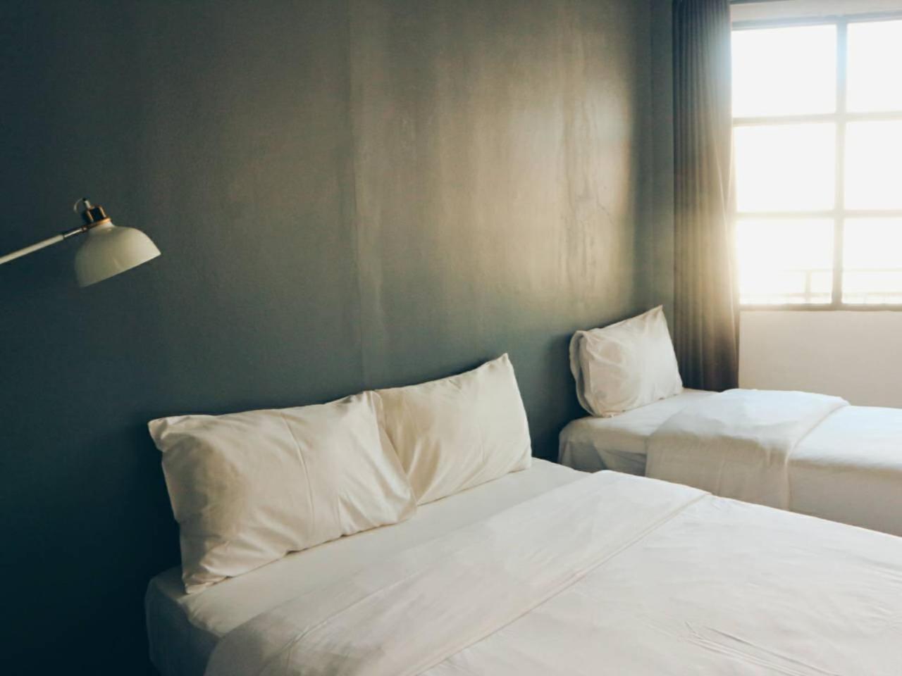Hugnur Hostel And Coffee Chiang Mai Exterior photo